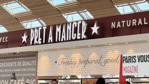 pret a manger food stall at CDG airport